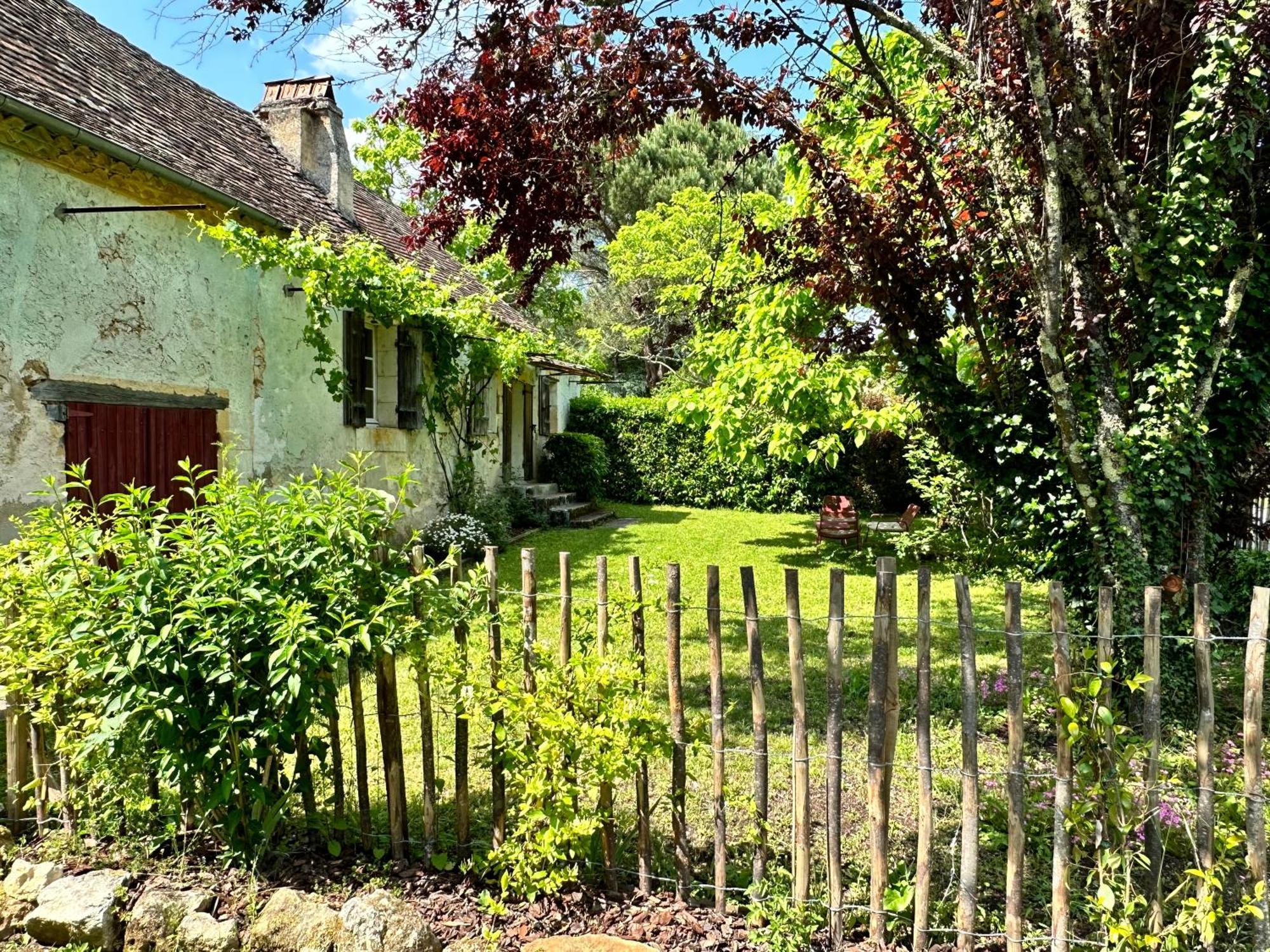 Вилла The Snug House Maurens  Экстерьер фото